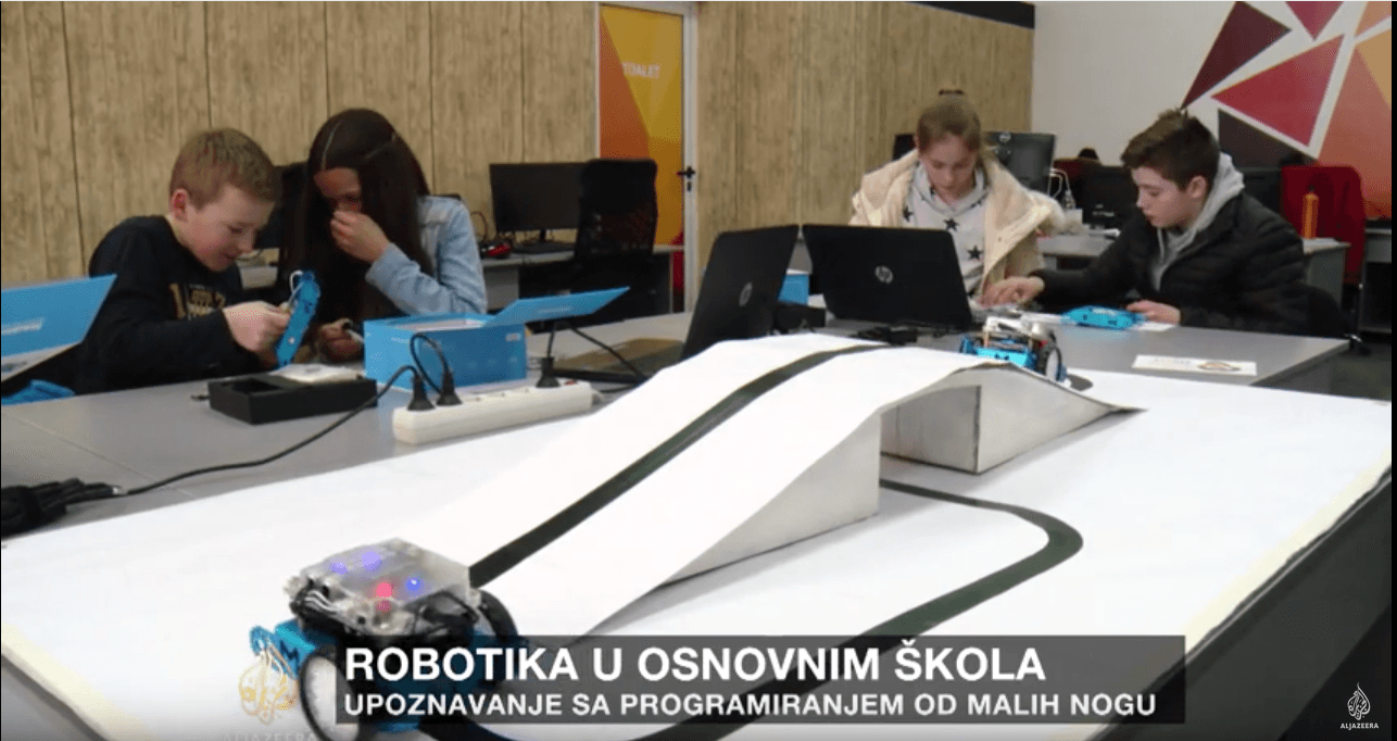 Al Jazeera Business: Donosimo priču o uvođenju robota u školske klupe osnovnih škola u BiH i Hrvatskoj.